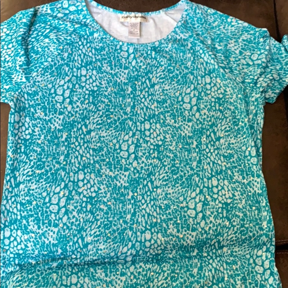 Womens short sleeve shirt
